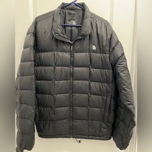 The North Face
Men’s Black puffer jacket
XL